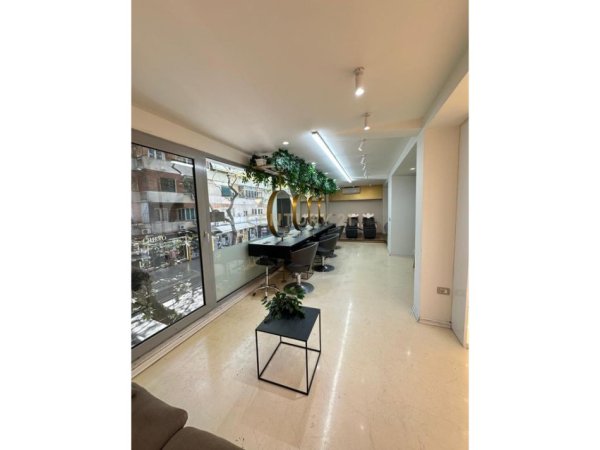 Tirane, jepet me qera ambjent biznesi Kati 2, 154 m² 1.400 € 
