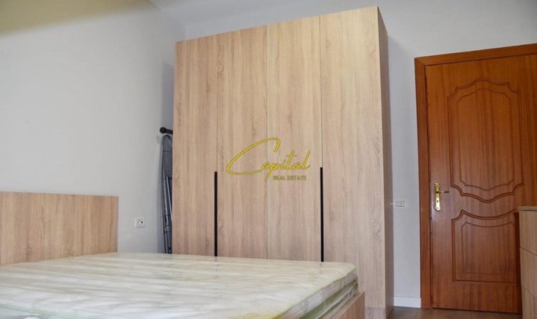 Tirane, jepet me qera apartament 1+1 Kati 3, 50 m² 600 € (KOMUNA E PARISIT)