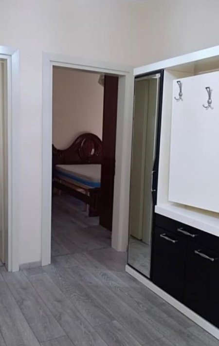 Tirane, jepet me qera apartament 1+1 Kati 3, 60 m² 450 € (Rruga Gjon Buzuku ,(Rruga e dibres ))