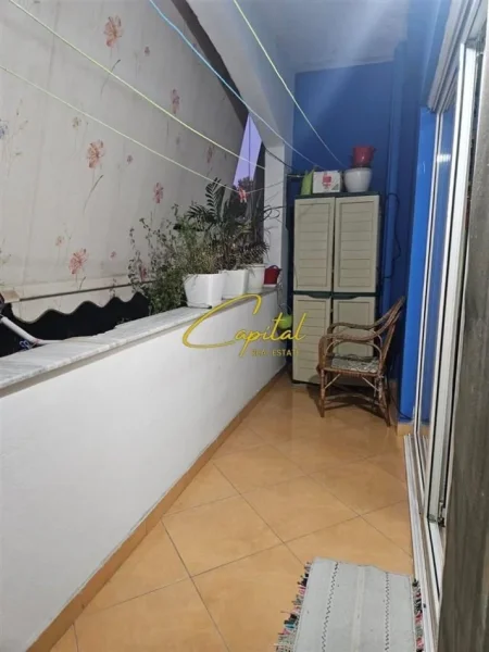 Tirane, jepet me qera apartament 3+1 Kati 3, 138 m² 500 € (VILAT GJERMANE)