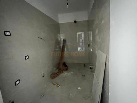 Tirane, shitet apartament 2+1 Kati 5, 104 m² 292.600 € (Rruga e Barrikadave)