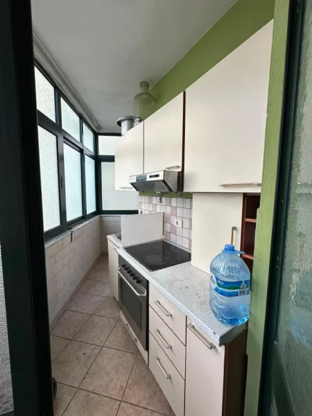 Tirane, jepet me qera zyre Kati 3, 