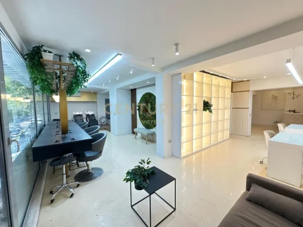 Tirane, jepet me qera ambjent biznesi Kati 1, 154 m² 1.400 € (everest121368)