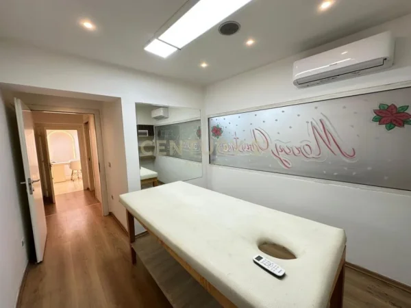 Tirane, jepet me qera ambjent biznesi Kati 1, 154 m² 1.400 € (everest121368)