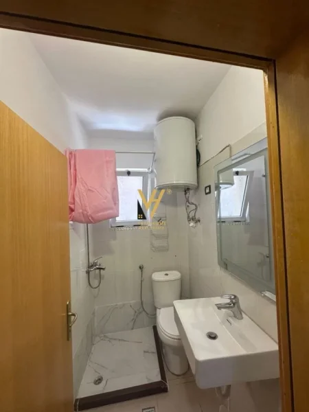 Tirane, jepet me qera apartament 1+1+Ballkon Kati 2, 110 m² 600 € (MINE PEZA)