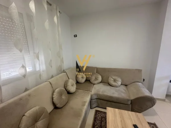 Tirane, jepet me qera apartament 1+1+Ballkon Kati 2, 110 m² 600 € (MINE PEZA)
