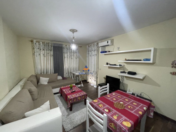 Tirane, shitet apartament 1+1+Ballkon , 70 m² (LIQENI I THATE)