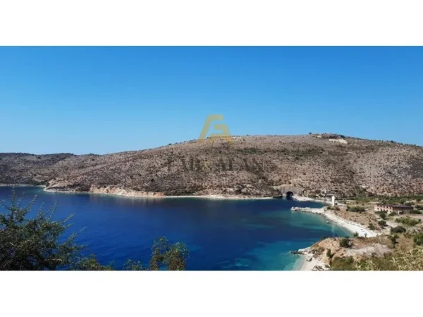 Himare, shitet toke , 10.000 m² 2.700.000 € (Porto Palermo)