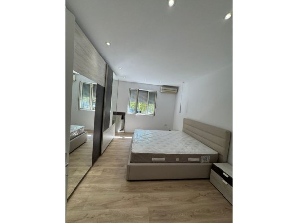 Tirane, jepet me qera apartament 2+1 Kati 2, 75 m² 700 € (Ali Demi)