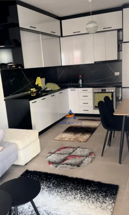 Tirane, jepet me qera apartament 2+1+Ballkon , 84 m² 450 € (Univers City)