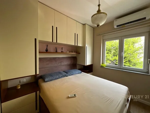 Tirane, jepet me qera apartament 2+1 , 73 m² 700 € (IRG121388)