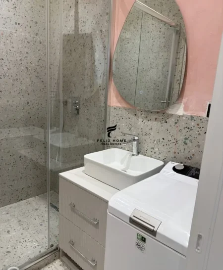 Tirane, jepet me qera apartament 1+1 Kati 4, 55 m² 700 € (RRUGA DIBRES)