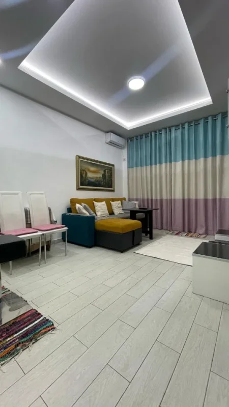 Tirane, jepet me qera apartament 1+1+Aneks+Ballkon Kati 3, 60 m² 650 € (Kompleksi Kika 2)
