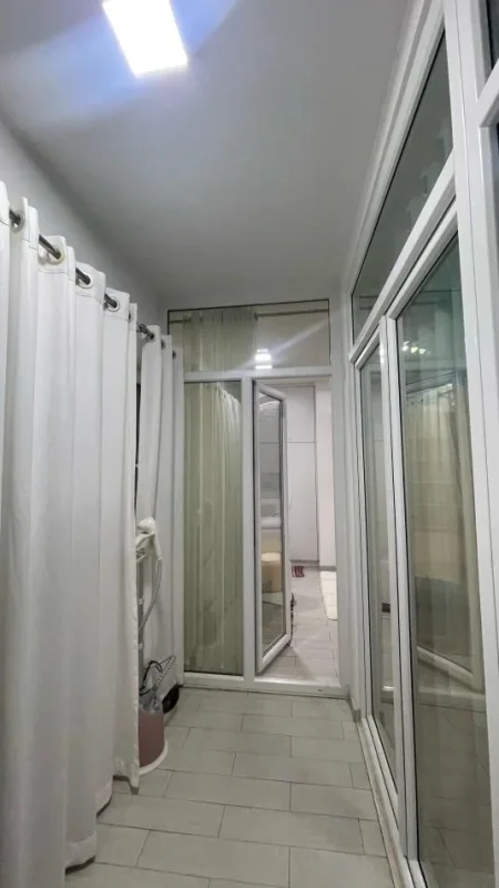 Tirane, jepet me qera apartament 1+1+Aneks+Ballkon Kati 3, 60 m² 650 € (Kompleksi Kika 2)