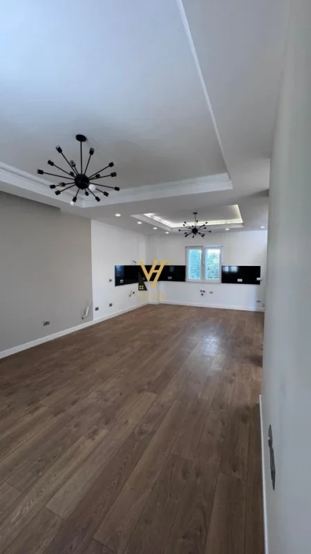 Tirane, jepet me qera Vile 1 Katshe Kati 0, 255 m² 1.200 € (FARKE)