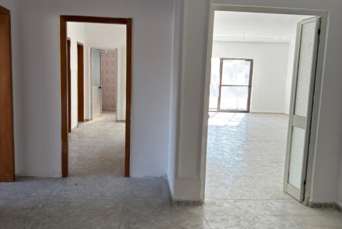 Tirane, shitet apartament 3+1 Kati 5, 164 m² 268.000 € (Komuna E Parisit)