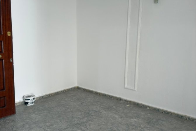 Tirane, shitet apartament 3+1 Kati 5, 164 m² 268.000 € (Komuna E Parisit)