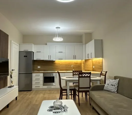 Tirane, jepet me qera apartament 1+1+Ballkon Kati 3, 70 m² 600 € (rruga 5 Maji)