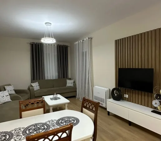 Tirane, jepet me qera apartament 1+1+Ballkon Kati 3, 70 m² 600 € (rruga 5 Maji)