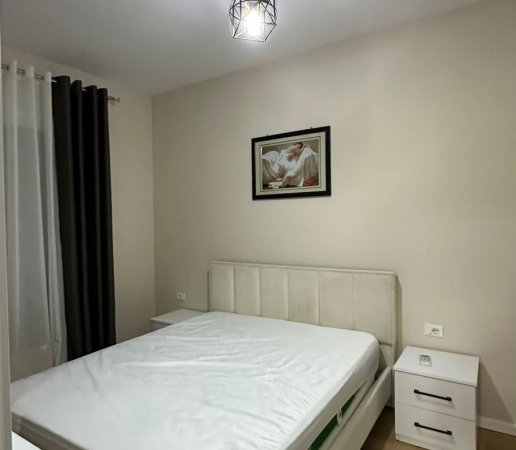 Tirane, jepet me qera apartament 1+1+Ballkon Kati 3, 70 m² 600 € (rruga 5 Maji)