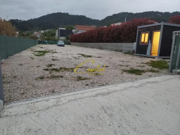 Tirane, jepet me qera toke , 1.700 m² (PRUSH)