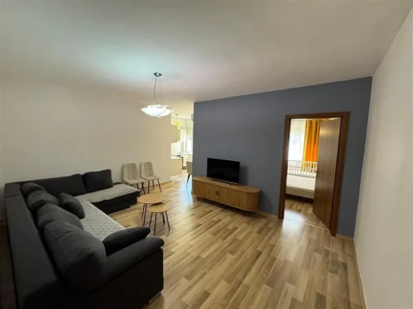 Tirane, jepet me qera apartament 1+1+Aneks+Ballkon Kati 11, 75 m² 650 € (KOMUNA E PARISIT)