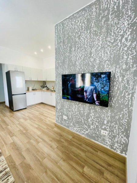 Tirane, jepet me qera apartament 2+1 Kati 1, 75 m² 450 € (ali demi)
