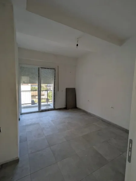 Tirane, jepet me qera apartament 2+1 Kati 2, 95 m² 450 € (Xhamlliku)