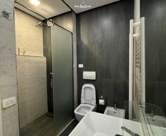 Tirane, jepet me qera apartament 2+1+Ballkon Kati 6, 90 m² 750 € (Kompleksi Magnet)