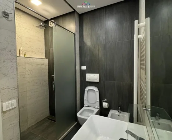 Tirane, jepet me qera apartament 2+1+Ballkon Kati 6, 90 m² 750 € (Kompleksi Magnet)