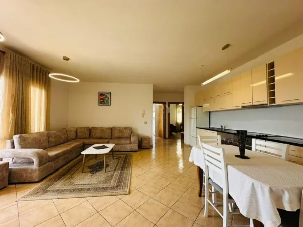 Tirane, jepet me qera apartament 2+1 Kati 10, 120 m² 600 € (Zogu zi)