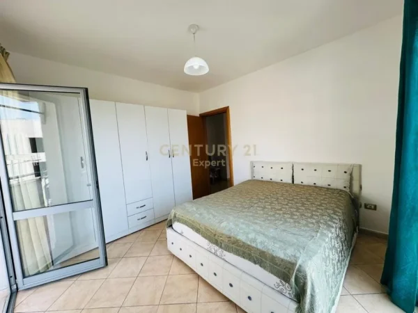 Tirane, jepet me qera apartament 2+1 Kati 10, 120 m² 600 € (Zogu zi)