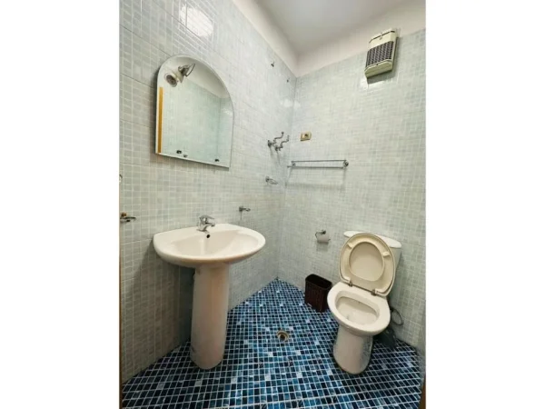 Tirane, jepet me qera apartament 2+1 Kati 10, 120 m² 600 € (Zogu zi)