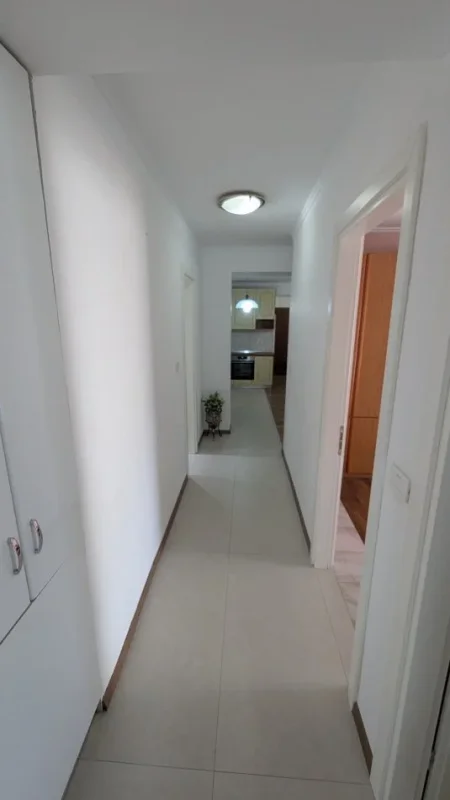 Tirane,Bllok me qera apartament 2+1+parkim Kati 4, 123 m² 1.299 € (Rruga Nikolla Tupe)