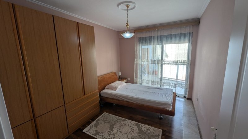 Tirane,Bllok me qera apartament 2+1+parkim Kati 4, 123 m² 1.299 € (Rruga Nikolla Tupe)