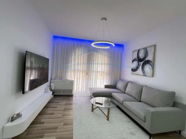 Shitet, Apartament 2+1, Unaza e Re, Tiranë.