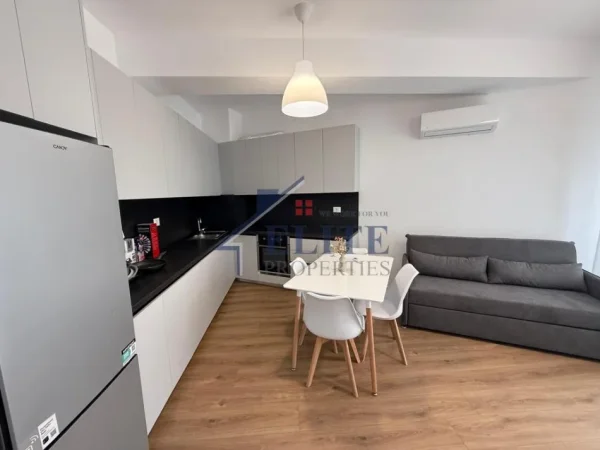 Tirane, jepet me qera apartament 1+1+Ballkon Kati 6, 65 m² 470 € (Residenca Kaimi)