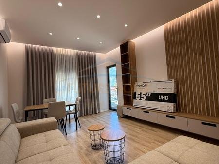 Tirane, jepet me qera apartament 1+1 Kati 5, 64 m² 600 € 