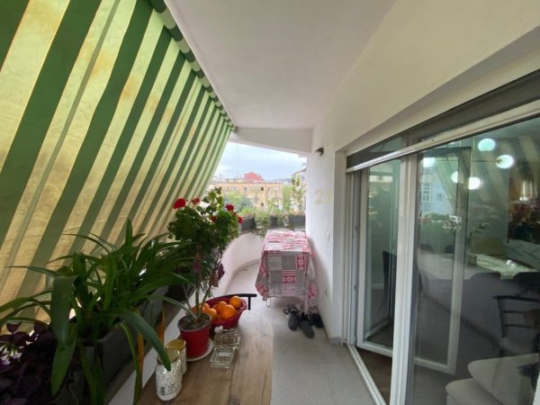 Tirane, shes apartament Kati 4, 130 m² 240.000 € (Rrugen Muhamet Gjollesha prane shkolles Sabaudin Gabrani.)