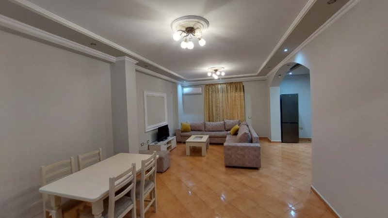 Tirane, jepet me qera apartament 2+1+Ballkon Kati 3, 95 m² 450 € (Rruga e thesarit)