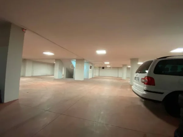 Tirane, shitet garazh | post parkimi Kati -1, 389 m² 240.000 € (Astir)