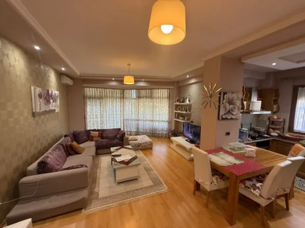Tirane, shitet apartament 2+1+Aneks+Ballkon Kati 3, 134 m² 198.000 € (xhamlliku)