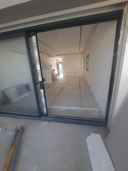 Tirane, ofroj Shtrim&Veshje pllakash mermeri