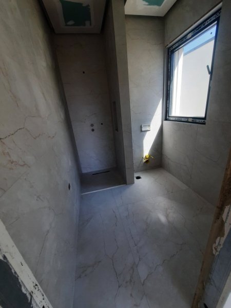 Tirane, ofroj Shtrim&Veshje pllakash mermeri