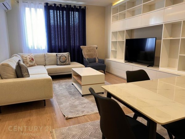 Tirane, jepet me qera apartament 3+1 Kati 7, 130 m² 1.000 € (Kompleksi Prestige)