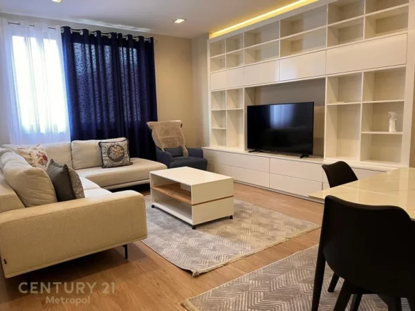 Tirane, jepet me qera apartament 3+1 Kati 7, 130 m² 1.000 € (Kompleksi Prestige)