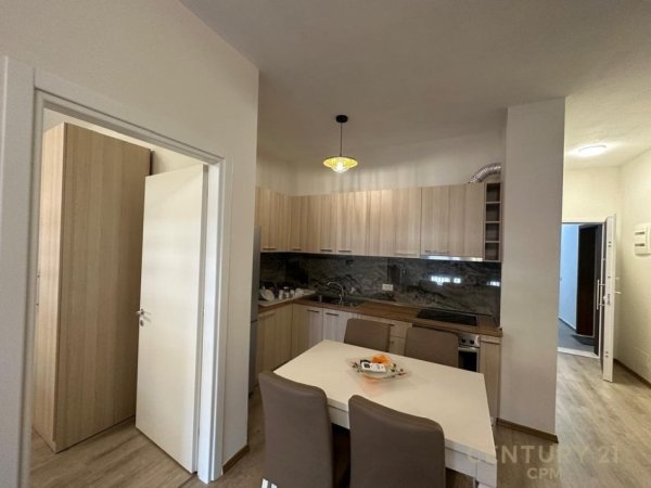 Tirane, jepet me qera apartament Kati 6, 70 m² 550 € (Rruga 5 Maji)