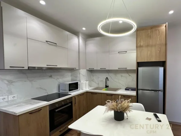 Tirane, jepet me qera apartament 2+1 Kati 11, 90 m² 850 € (Kompleksi Delijorgji)