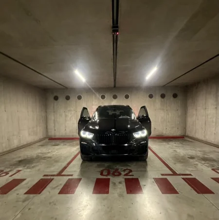 Tirane, shes SUV BMW X5 Nafte, e zeze automatik Klima 200.000 km 600.000 €