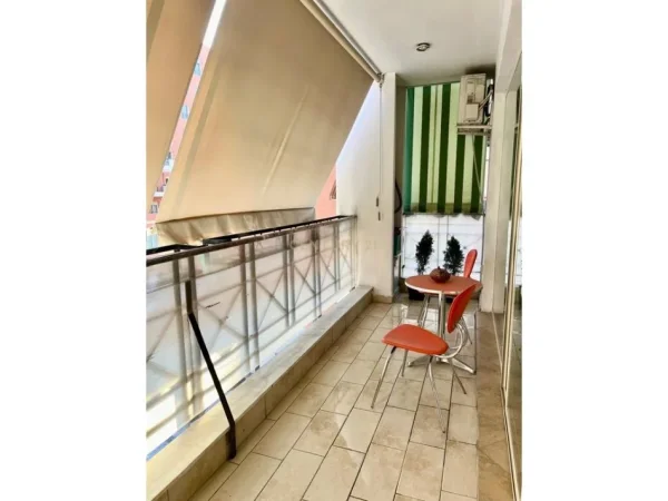 Tirane, jepet me qera apartament 2+1+Ballkon Kati 3, 99 m² 1.000 € (Delijorgji)